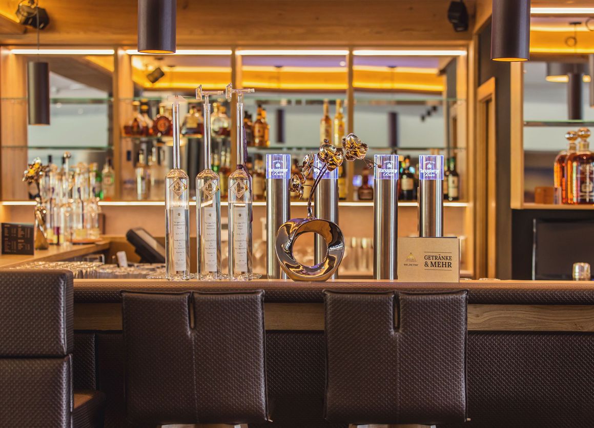 Hotel Vier Jahreszeiten Bar 