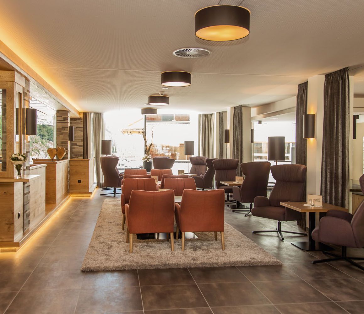 Hotel Vier Jahreszeiten Lobby