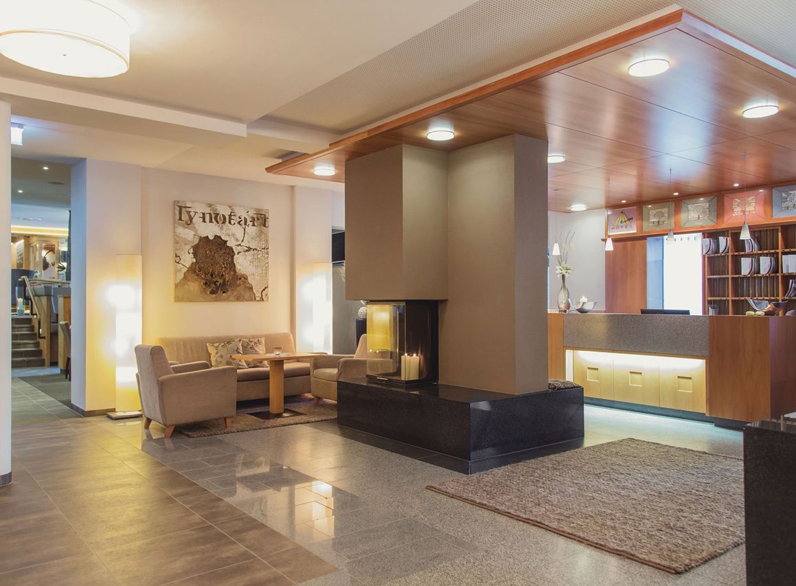 Hotel Vier Jahreszeiten Lobby