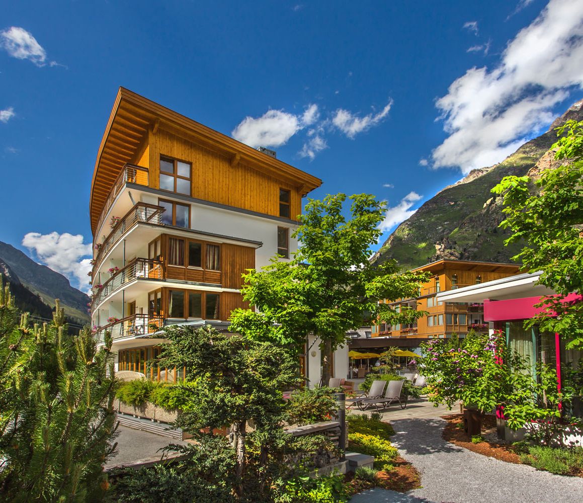 Hotel Vier Jahreszeiten Außen