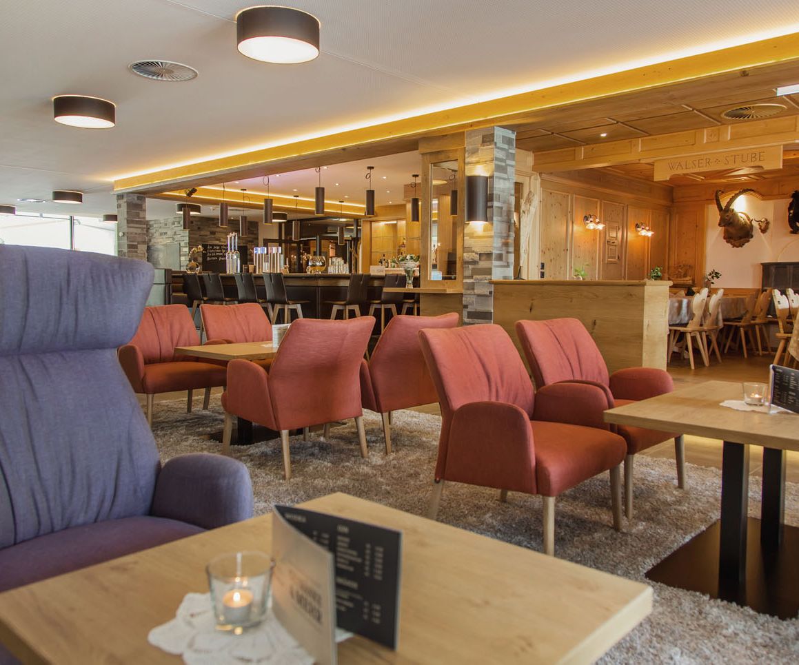 Hotel Vier Jahreszeiten Lobby